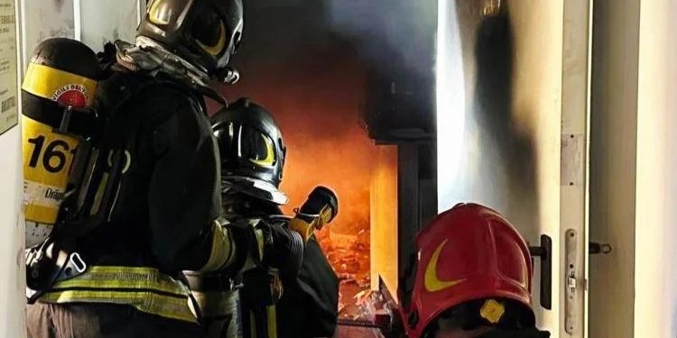 Nuove indagini sull'incendio e sulla morte di un uomo di 71 anni.