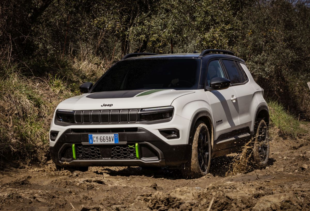 Jeep protagonista del 105XMasters Winter Tour con l'Avenger e la nuova Compass