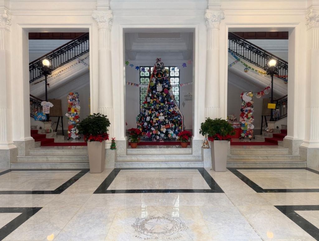 A Reggio Calabria, 'Un libro sotto l'Albero': iniziativa di solidarietà della Prefettura