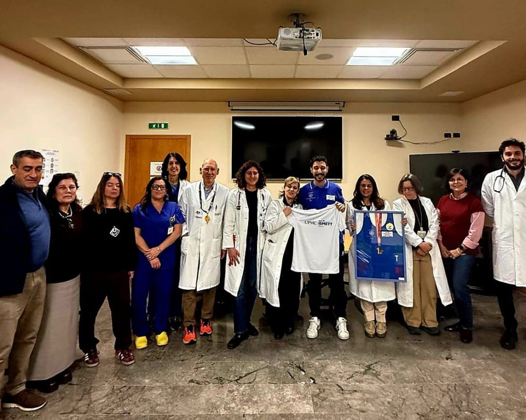 Atleta trapiantato dona la medaglia vinta ai mondiali all'Ismett di Palermo