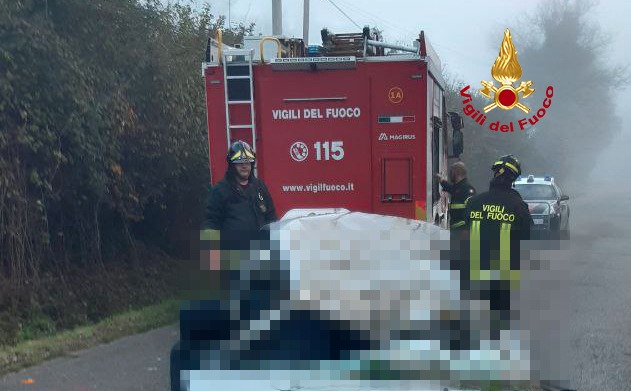 Auto contro un albero: muore un uomo nel Fiorentino