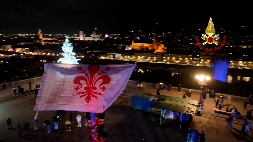 Buon Natale dai Vigili del Fuoco di Firenze: la città raccontata in un video speciale