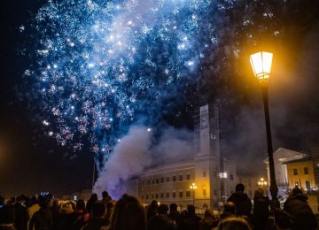Capodanno a Pisa: Vietati vetro e botti nel centro storico. Ponte di Mezzo chiuso ai pedoni dalle 18:30.
