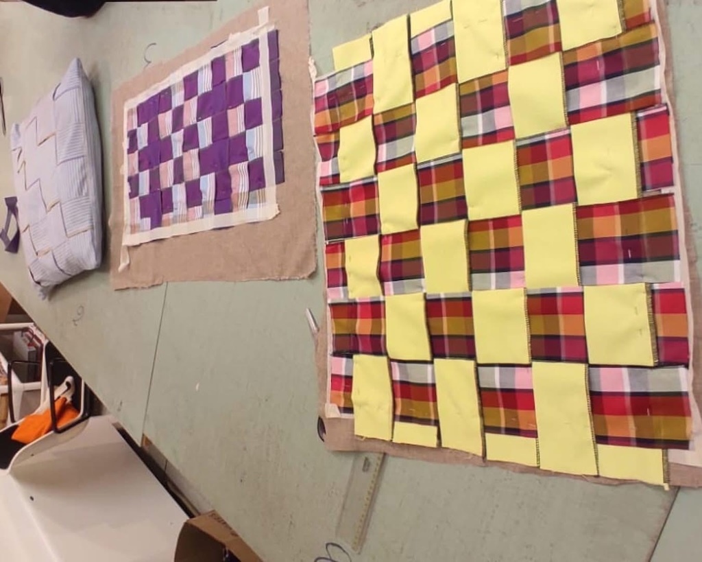 Chiusa in casa da anni, riscopre relazioni e autonomia grazie all'uncinetto