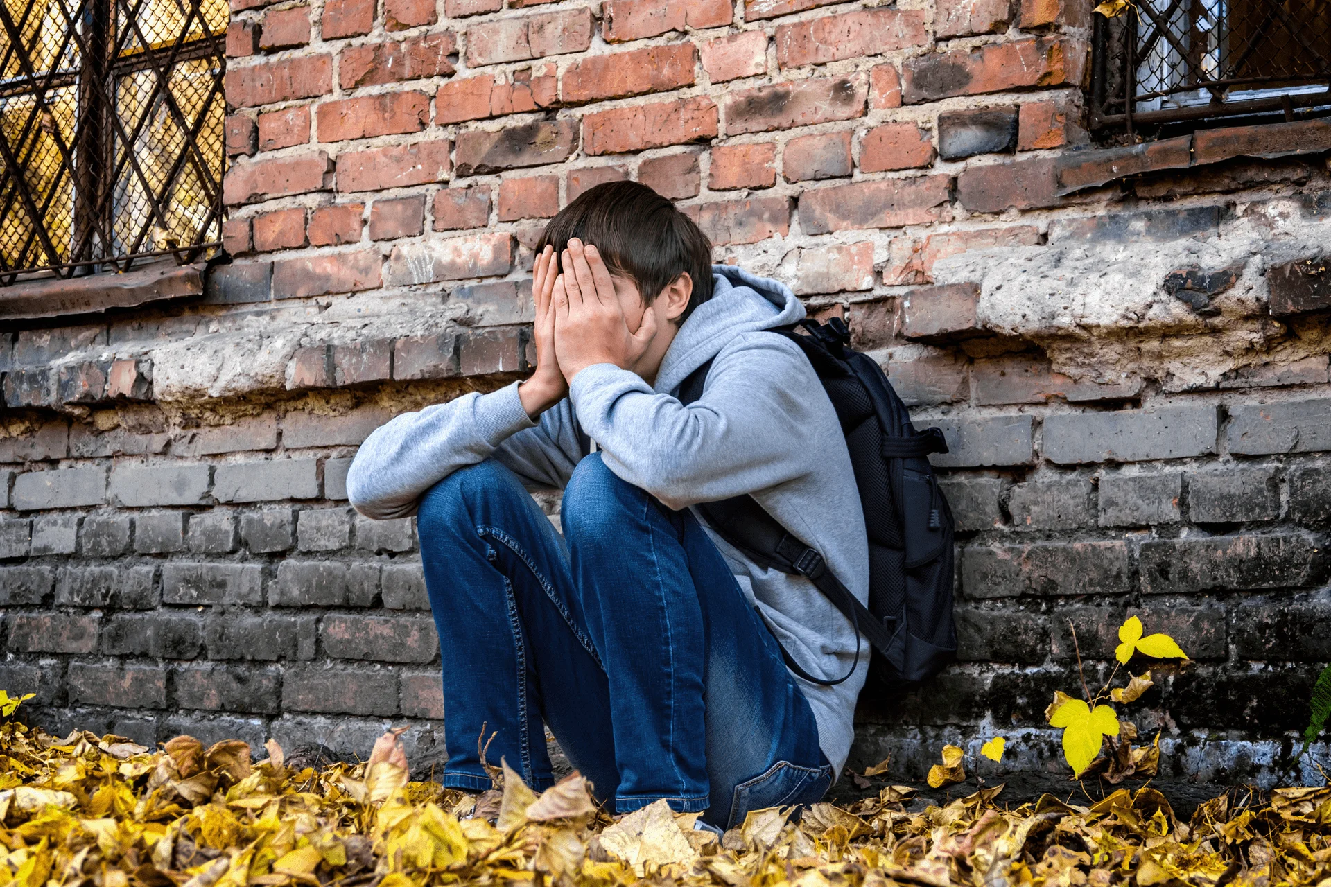 Cos'è la dissociazione: un meccanismo di difesa che colpisce gli adolescenti (e di cui si parla poco)