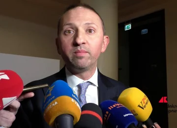 Crescita prevista fino a 1,2 milioni di clienti per il piano industriale