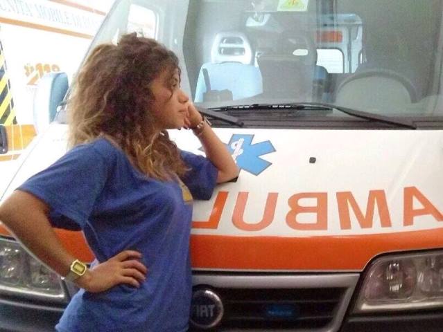 Diploma di maturità assegnato in memoria di Sara Scimmi: "Oggi continui a vivere," afferma il padre.