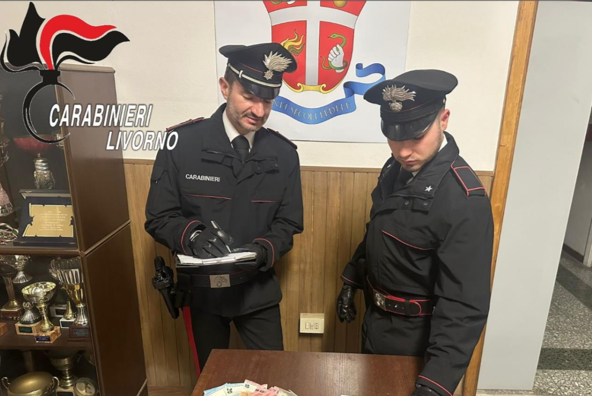 Due arresti per traffico di droga a Cecina: sequestrati hashish, denaro contante e un elenco di clienti.