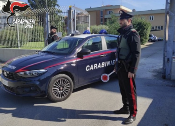 Fermati a bordo di un'auto rubata, il conducente senza patente: denunciati a Castelfranco