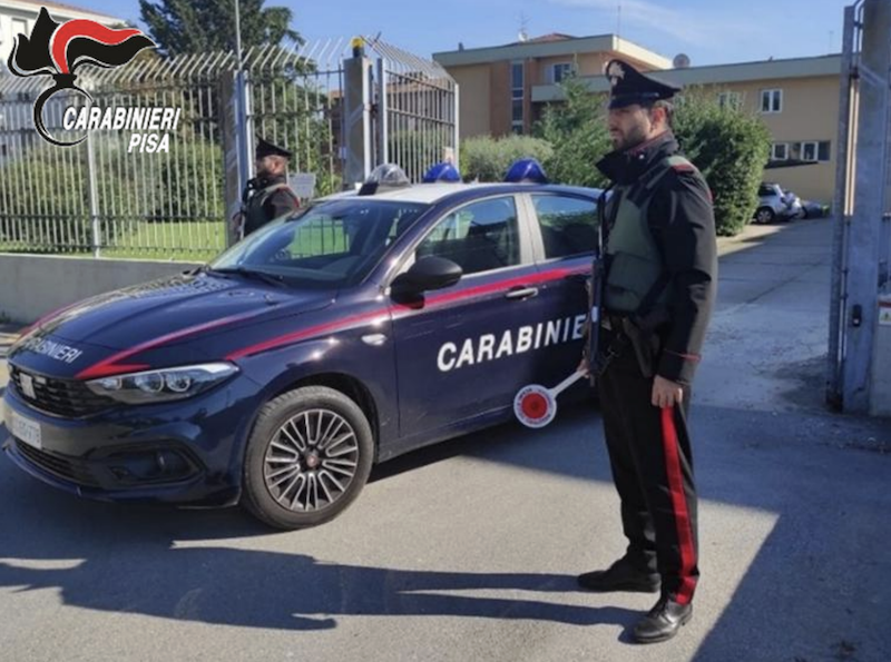Fermati a bordo di un'auto rubata, il conducente senza patente: denunciati a Castelfranco