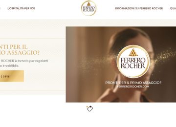 Ferrero Rocher celebra il Natale con un albero luminoso in Piazza San Carlo a Milano