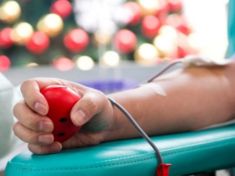 I giovani di Avis Toscana: "A Natale fai un gesto speciale: dona sangue e plasma"