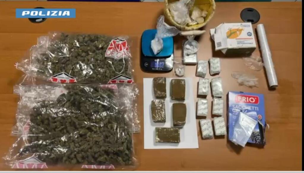 In casa trovati due chili di droga: arrestato un 45enne ad Arezzo