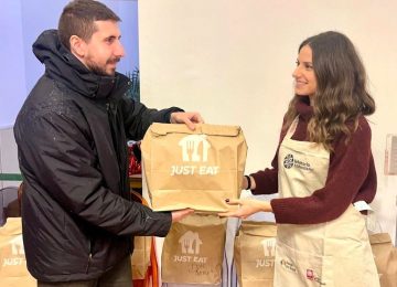 Just Eat, Caritas e Progetto Arca: insieme per un Natale solidale con oltre 500 pasti donati