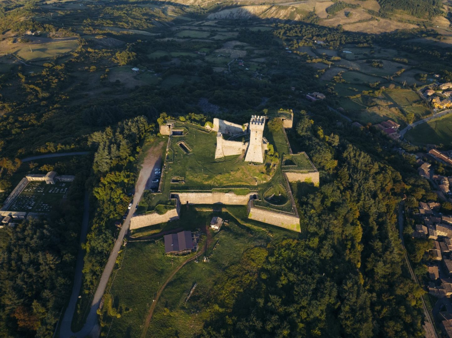 L'Aevf e il Ministero del Turismo lanciano un'iniziativa per promuovere i cammini d'Italia.