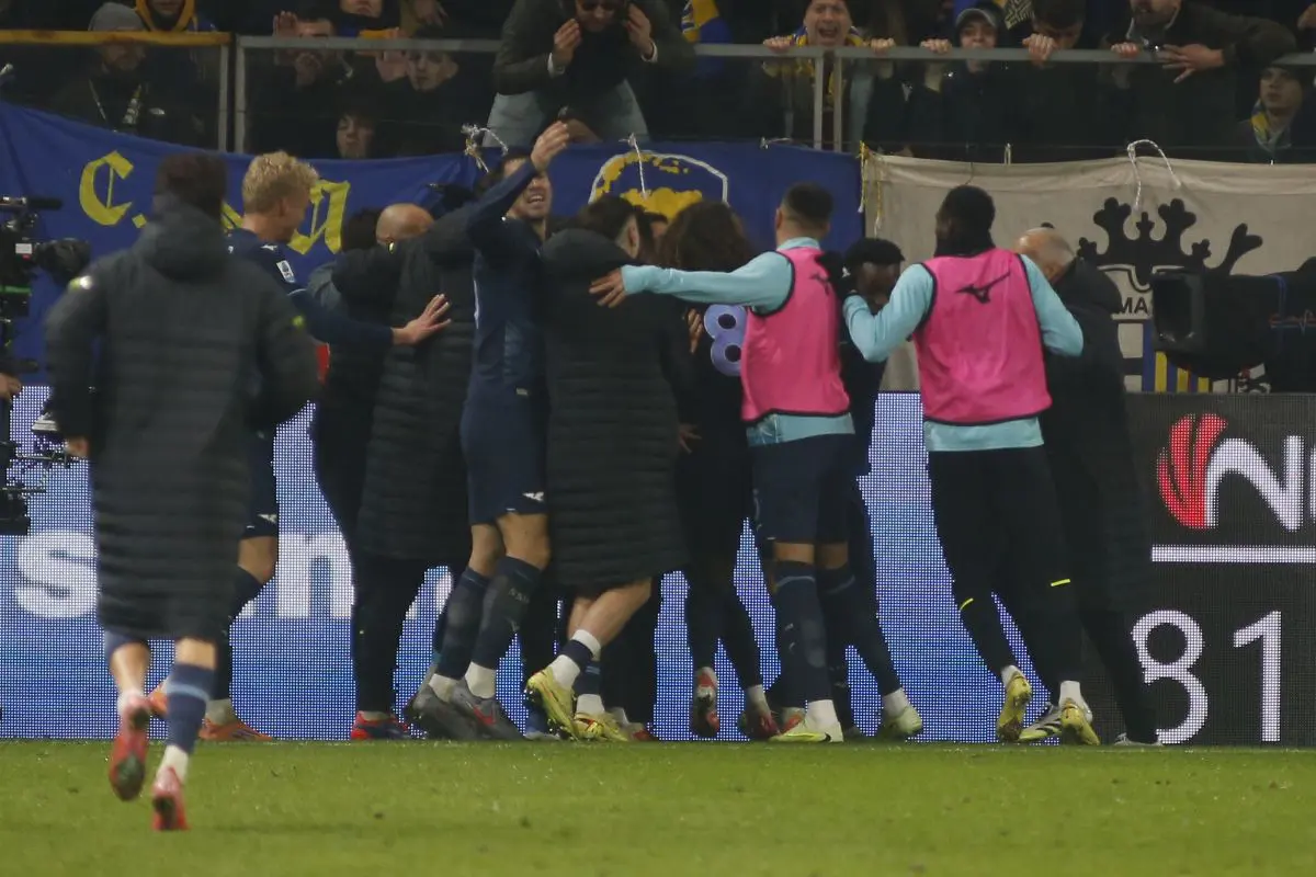 Lazio Eroica: Vince a Parma Nonostante il Gol a 9! - Agenzia di Stampa Italpress