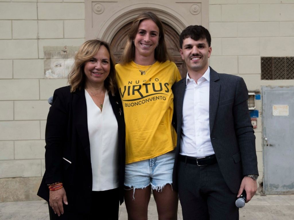 Nuoto: Lisa Angiolini trionfa a Riccione con tre ori e un record nazionale per l'atleta di Poggibonsi