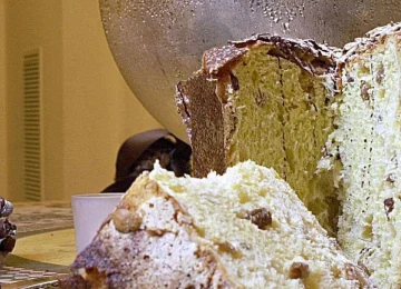 Pandoro e Panettone: Le Regole di Natale. Una Sola Fetta e Orari Vietati.