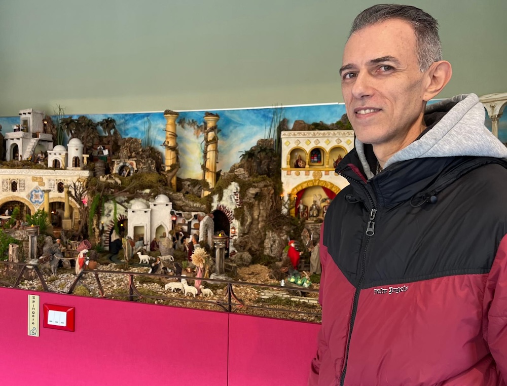 Le antiche statuine e i presepi di Massimo Brini, pizzaiolo, in mostra a Forcoli: 'Una passione che dura da sempre'
