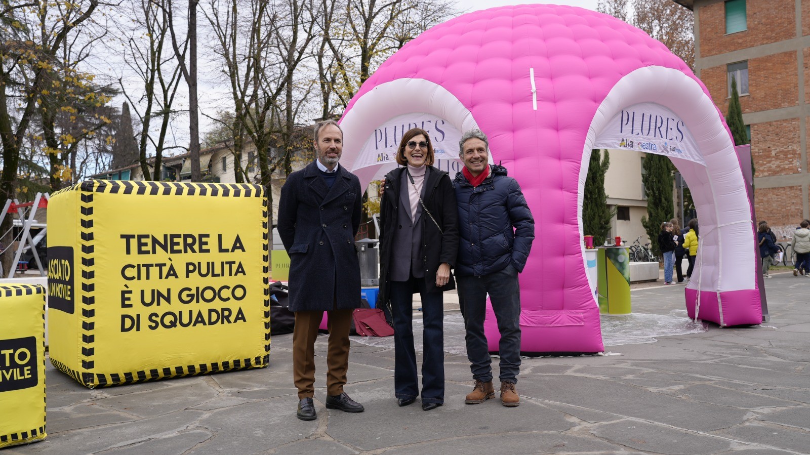 Rifiuti abbandonati: 300 segnalazioni settimanali. Plures Alia, Comune di Firenze e Quartiere 4 uniti per informare.