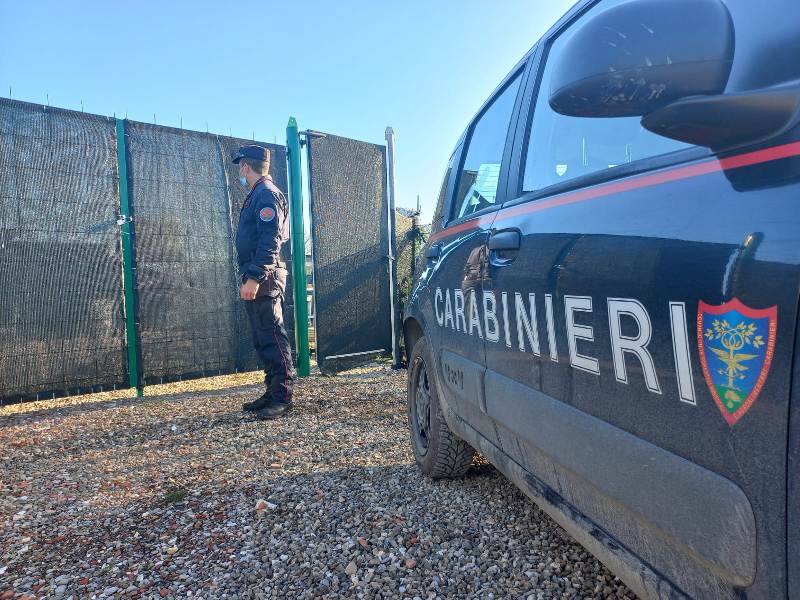 Smaltiscono rifiuti speciali attraverso la combustione: due denunce