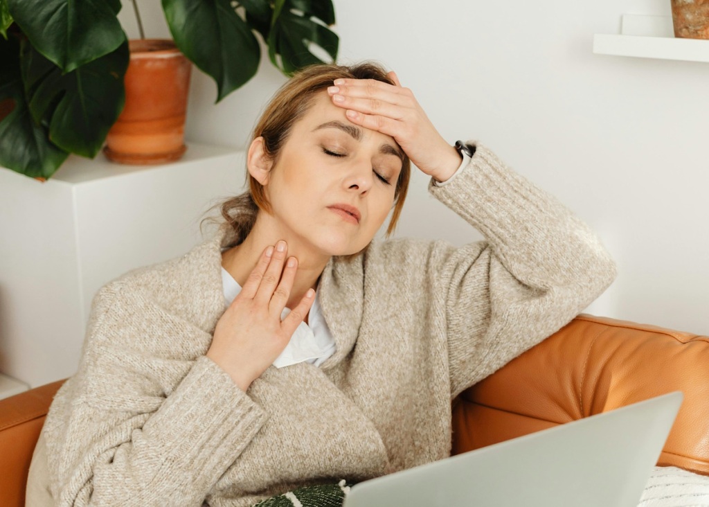 Strategie degli esperti per rafforzare le difese immunitarie durante l'inverno: dieta e freddo.