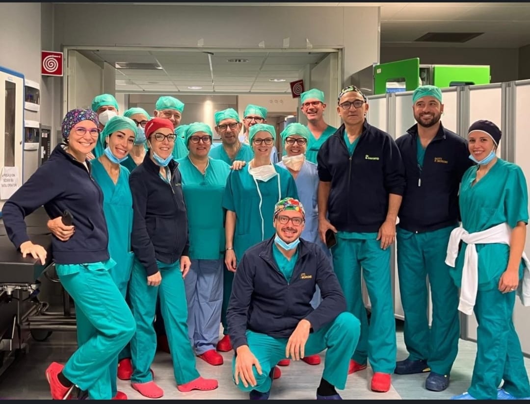 Tecniche ultra-mininvasive: Prato all'avanguardia con due interventi simultanei durante il corso nazionale