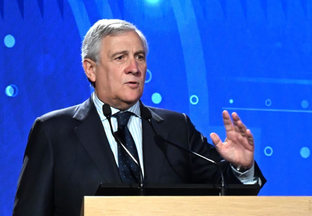 Ucraina, Tajani: "Sosteniamo l'iniziativa degli Stati Uniti, continuano gli aiuti a Kiev"