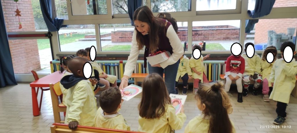 Una donazione di libri dal Comune di Castelfranco per i bambini degli asili e delle scuole elementari.