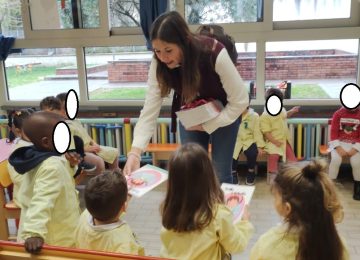 Una donazione di libri dal Comune di Castelfranco per i bambini degli asili e delle scuole elementari.