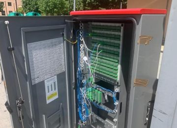 Vandali danno fuoco a due cabinet della fibra ottica a Castagnola: danni e disagi alla rete