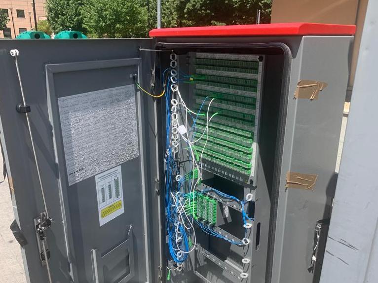 Vandali danno fuoco a due cabinet della fibra ottica a Castagnola: danni e disagi alla rete