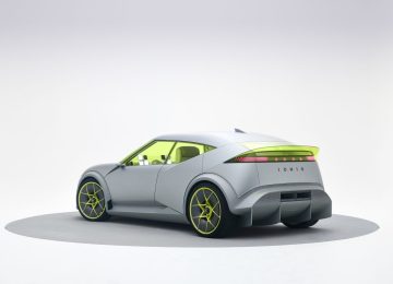 Hyundai IONIQ 3 fa il suo debutto tra le berline elettriche compatte.