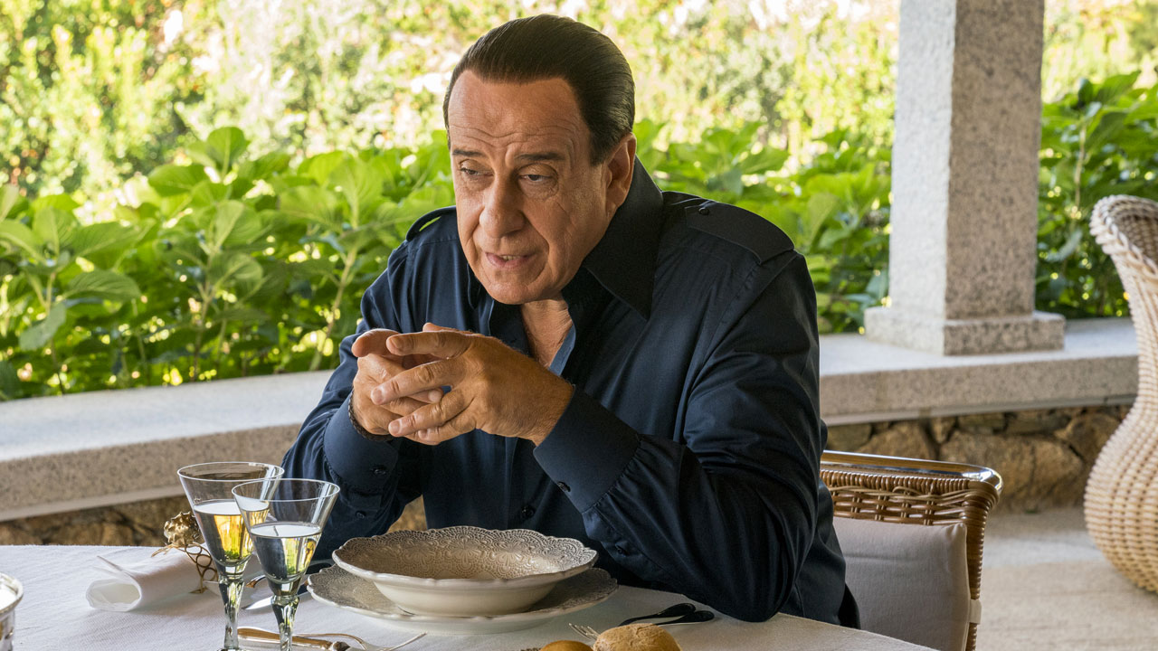 Al Cinema Teatro delle Arti: La Versione Integrale e Completa di 'Loro' di Paolo Sorrentino