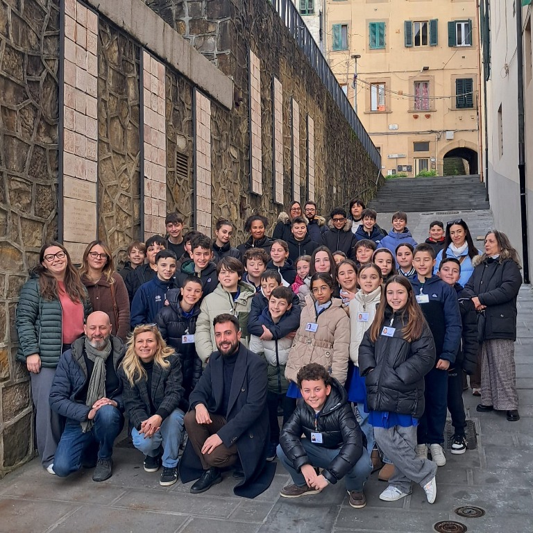 Arte e Comunità: Riscoprire la Tradizione della Ceramica a Castello Alto