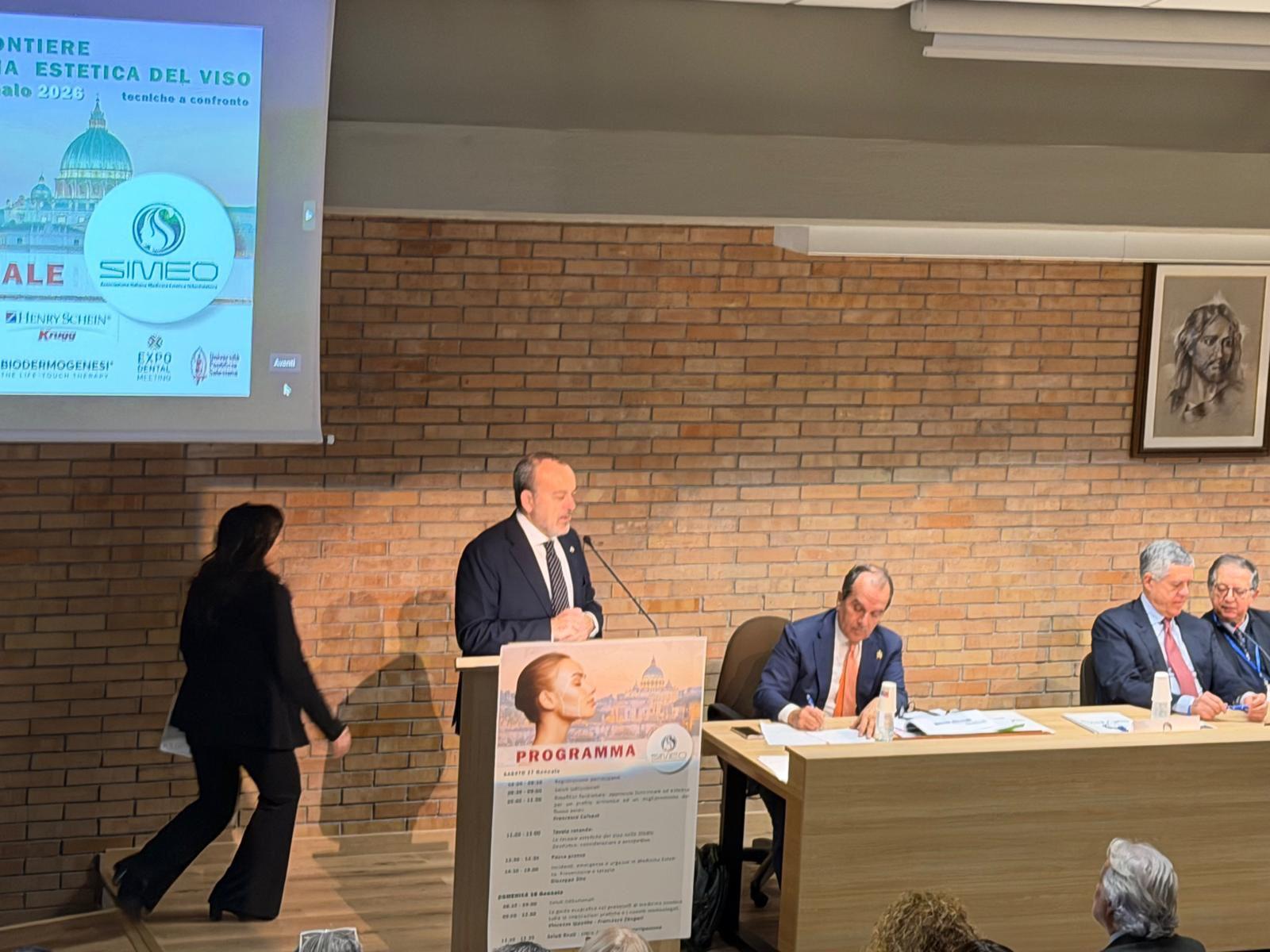 Aurigemma: L'integrazione delle terapie estetiche del viso nello studio dentistico come opportunità professionale