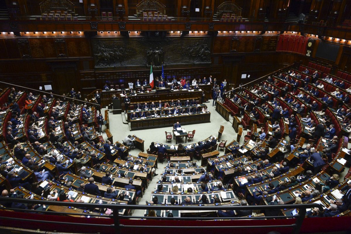 Camera approva definitivamente la manovra con 216 voti favorevoli: è legge - Agenzia di stampa Italpress