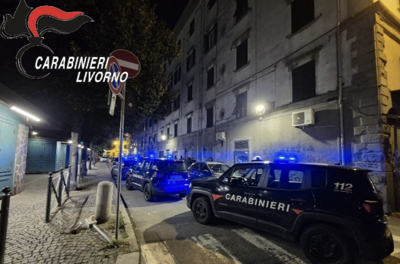 Carabinieri e polizia di Livorno arrestano un uomo ricercato in Turchia.