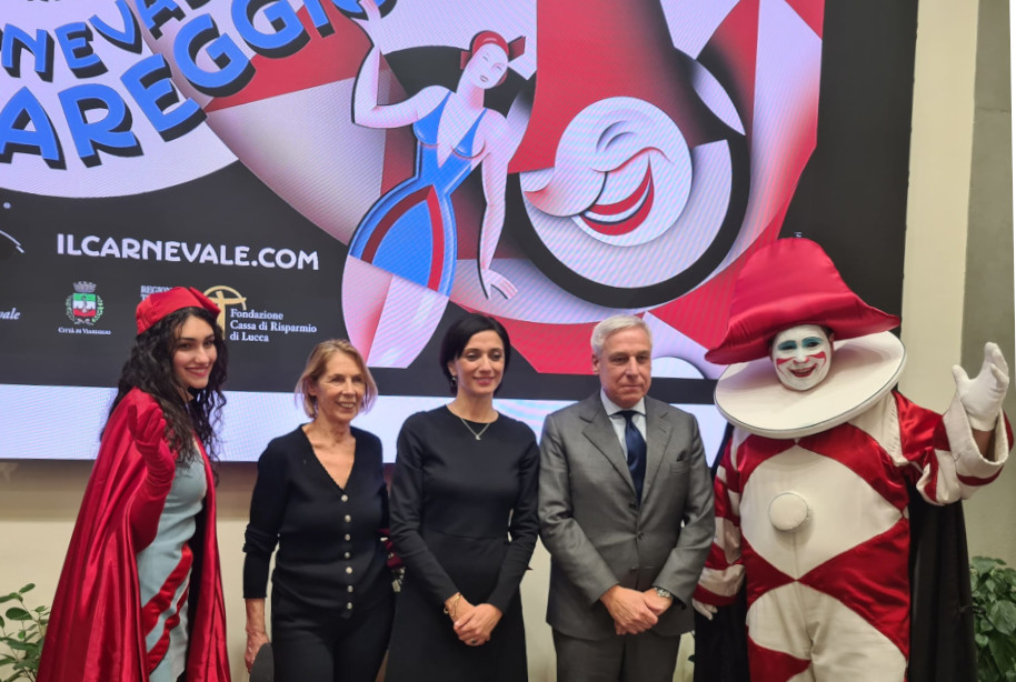 Carnevale di Viareggio: Sfilate di carri allegorici dal 1 al 21 febbraio