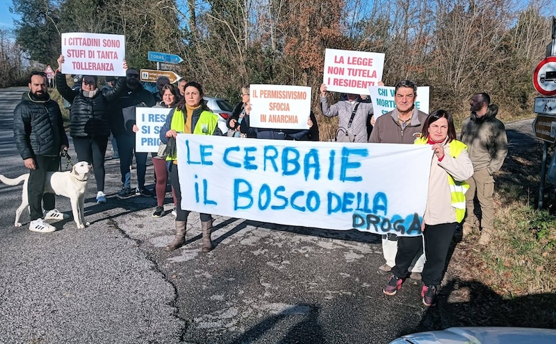 Pulizia e mobilitazione alle Cerbaie: "Basta droga e degrado. Restituiamo il bosco ai cittadini"