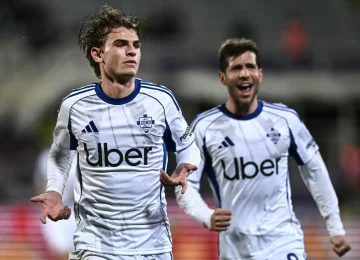 Como ribalta la situazione e vince 3-1 a Firenze: quarti di finale contro il Napoli secondo Italpress