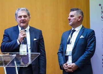 Confronto sul Mondo della Pulizia e dei Servizi