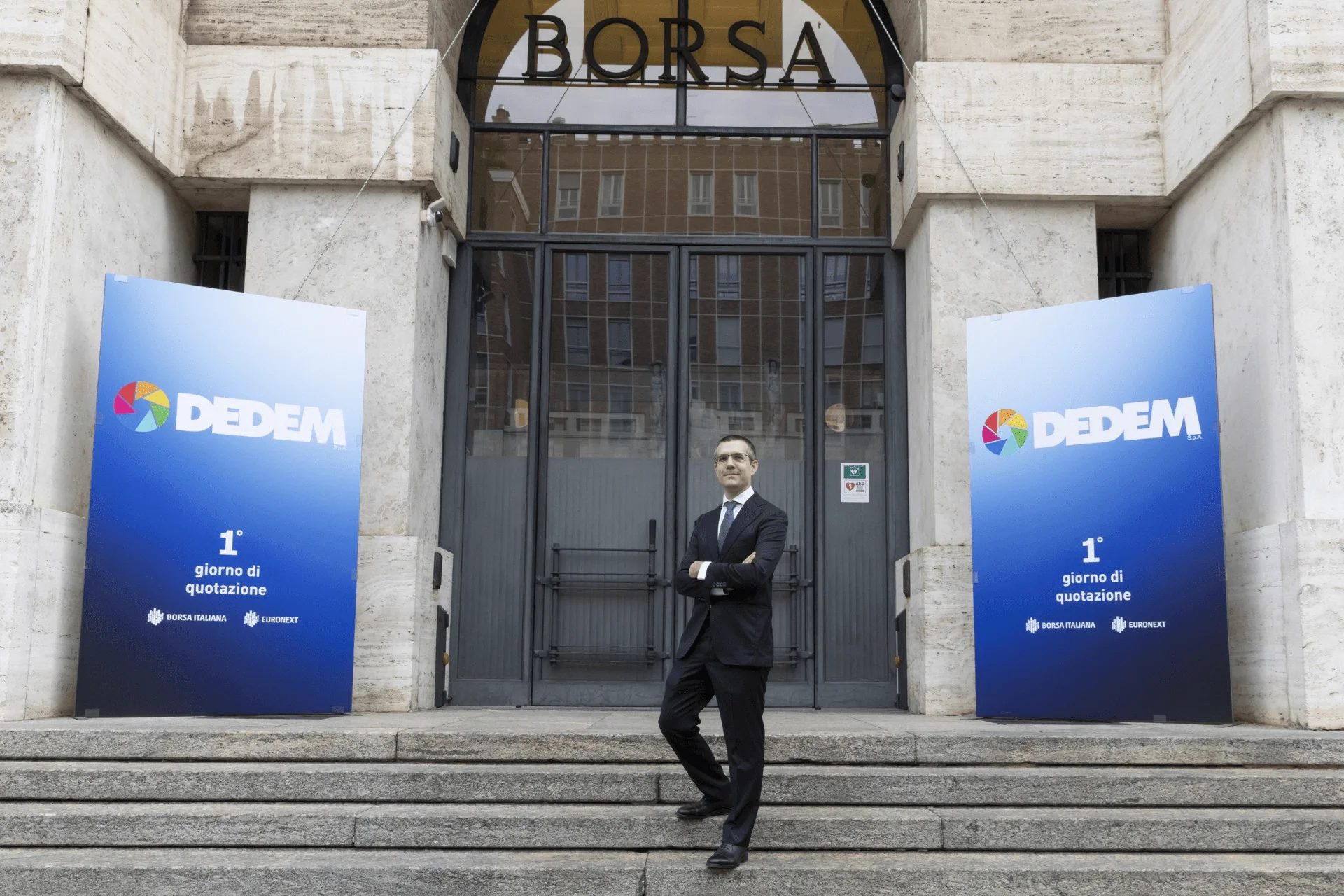 Dedem: Le cabine fototessera diventano punti di servizio per i cittadini