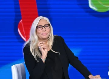 Domenica In di oggi, 18 gennaio su Rai1: Sanremo al centro dell'attenzione con Bobby Solo, Alexia e molti altri ospiti.