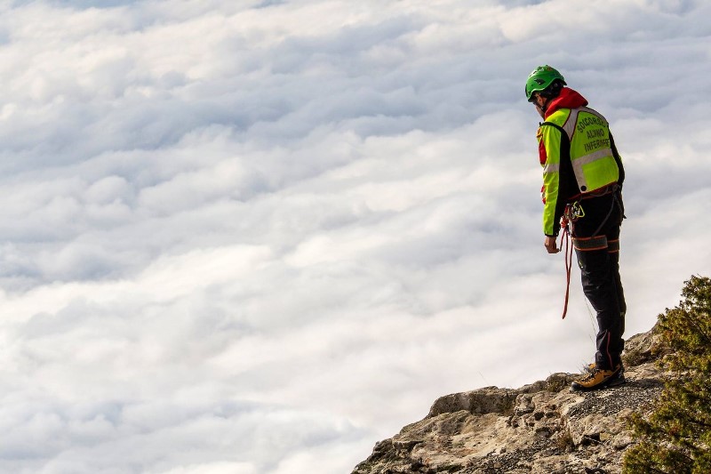 Escursionista perde la vita dopo una caduta sulle Alpi Apuane: tragedia sulla Pania della Croce