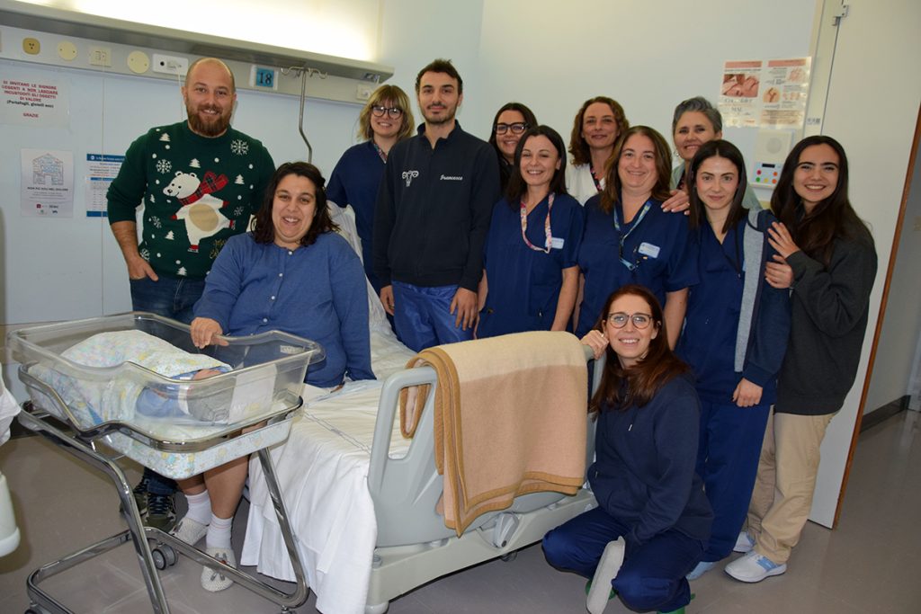 Ettore è il primo nato del 2026 all'AOU Senese: nel 2025, 820 nascite all'ospedale di Siena.