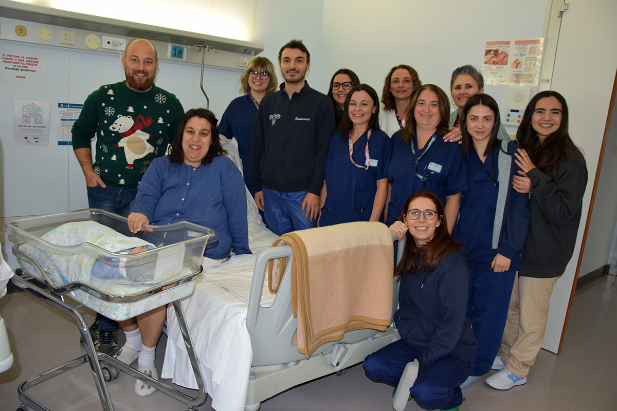 Ettore è il primo nato del 2026 all'AOU Senese: nel 2025, 820 nascite all'ospedale di Siena.