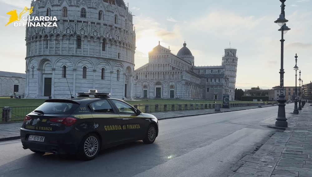 Finanzieri aggrediti durante un controllo: arrestato un 38enne a Pisa