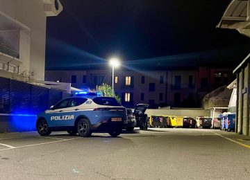 Furto nel parcheggio di Ponzano: donna derubata della borsa mentre sale in auto