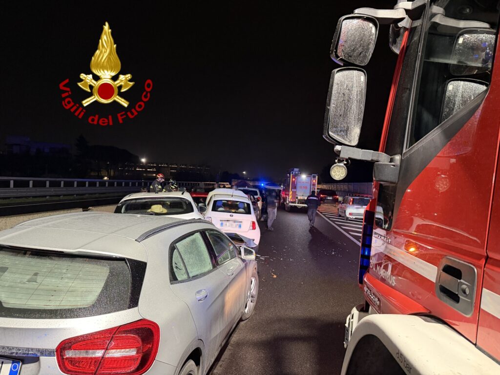 Incidente tra 7 veicoli sulla Fi-Pi-Li, allo svincolo del viadotto dell'Indianо